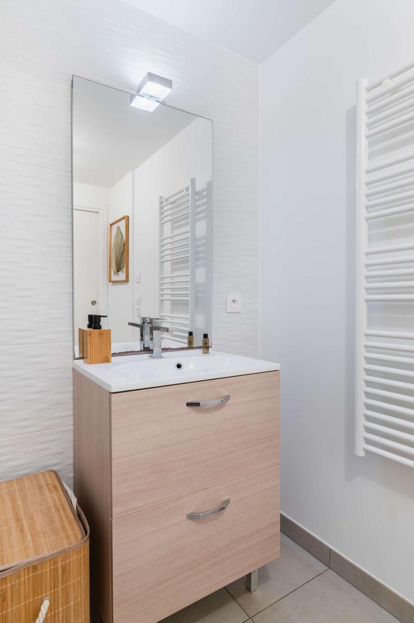 Appartement Lumineux Avec Terrasse Courbevoie - 4P - Flat-Guest Dış mekan fotoğraf
